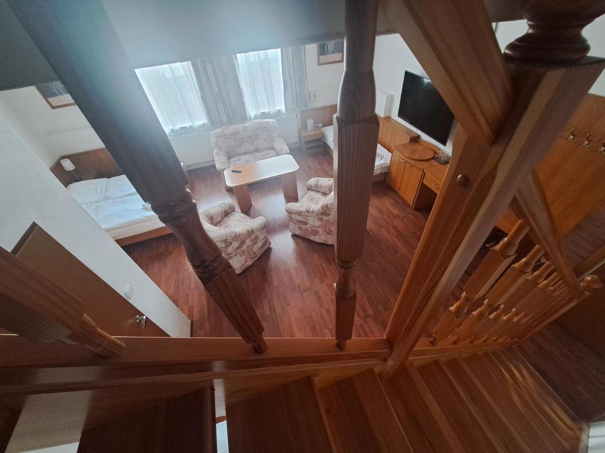 Hasicsky Hotel Přibyslav Εξωτερικό φωτογραφία